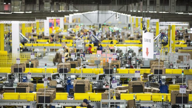 Aproape 20.000 de angajați Amazon, confirmați pozitiv cu Covid-19