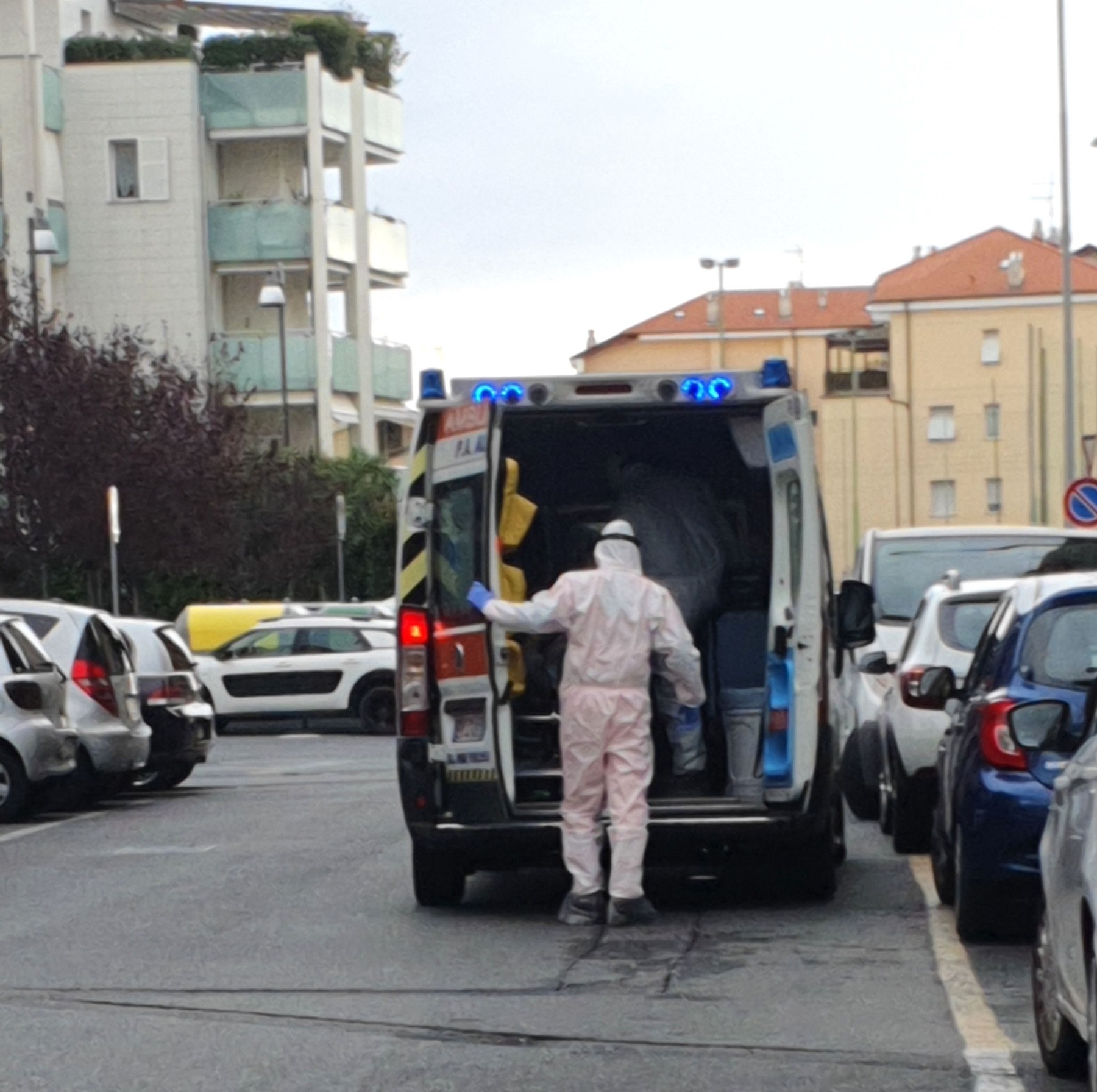 Coronavirusul îngenunchează Europa în valul doi. Restricții drastice impuse pe tot continentul