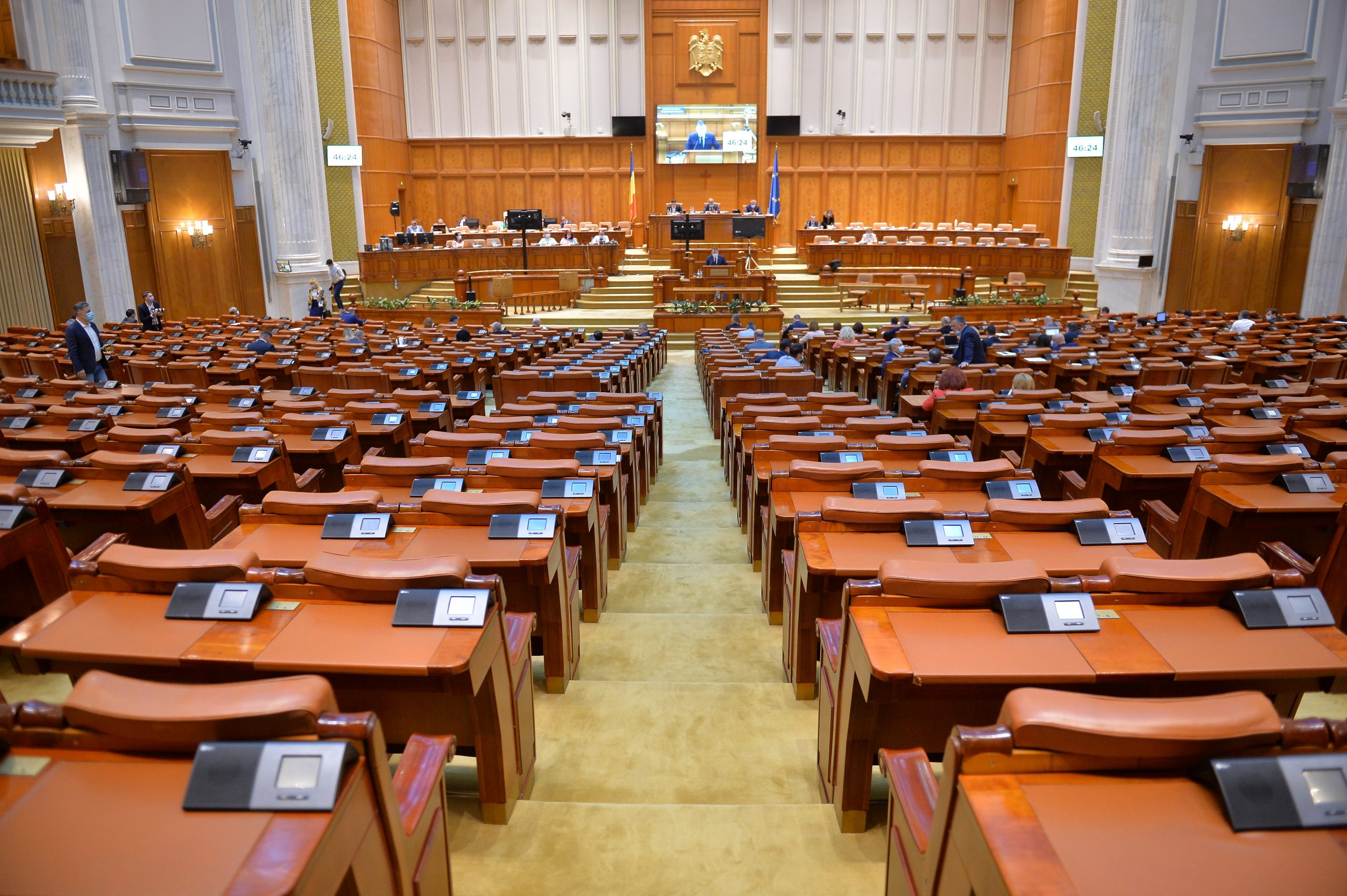 Mai mulți angajați ai Camerei Deputaților au Covid-19