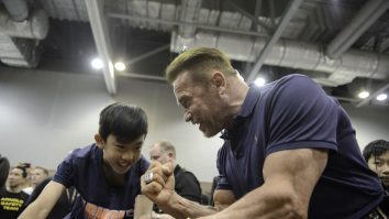 Muşchi mari, suflet pe măsură. Uriașul din Belarus cu slăbiciune pentru animale