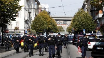 Atac într-o catedrală la Nisa, soldat cu trei morți. O victimă ar fi fost decapitată