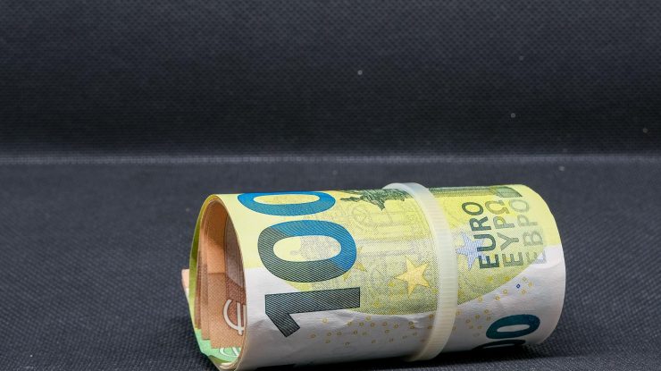 Bătaie pe granturile pentru capital. Câte cereri au fost depuse și care este suma maximă