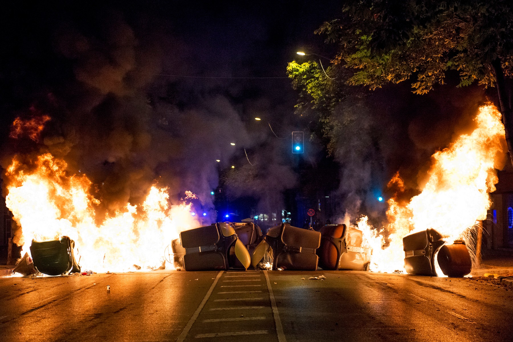 Proteste violente în Barcelona. Catalanii au marcat trei ani de la referendumul ilegal din 2017