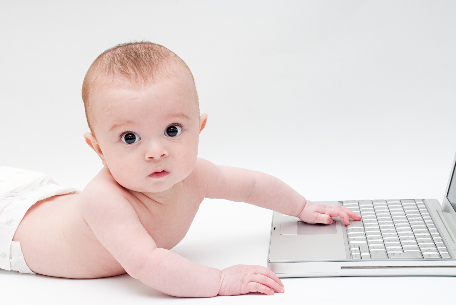 Un cuplu de elvețieni a câștigat 18 ani de Wi-Fi gratuit cu numele ales primei lor fetițe