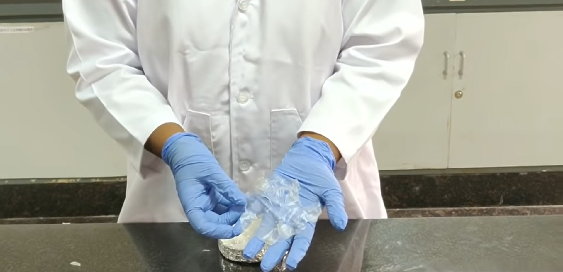 Bioplasticul, alternativa la plasticul care se descompune greu