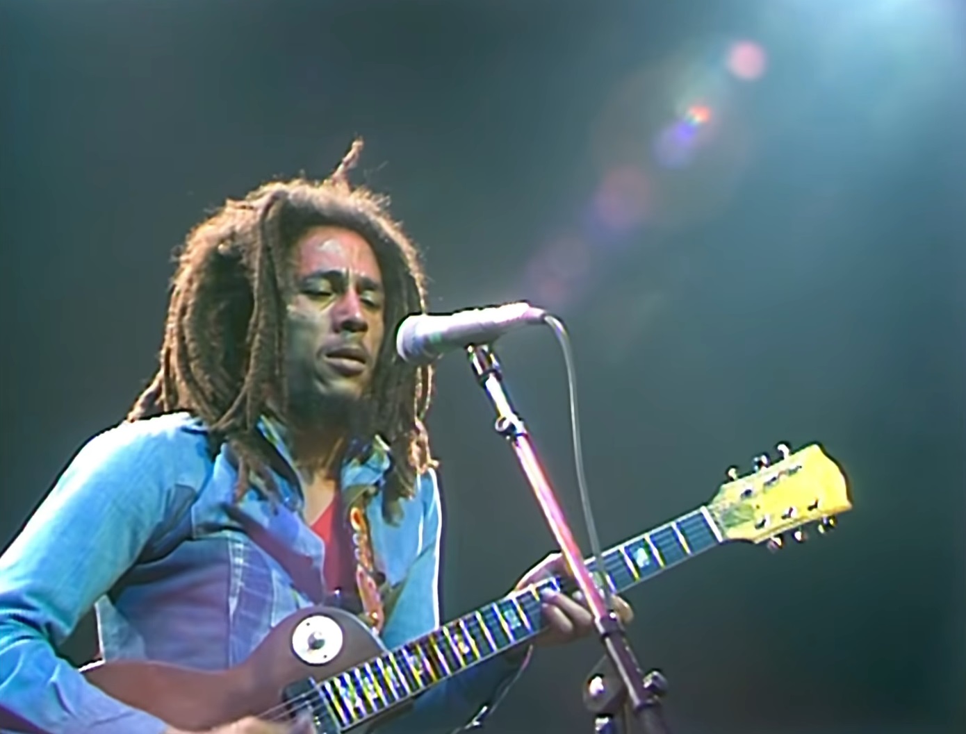 Bob Marley, legenda muzicii reggae care a trăit și pentru fotbal. „Zici că era Maradona”