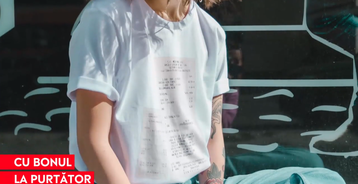 Un tânăr creativ din București face tricouri printate cu bonuri fiscale, pentru ca amintirile tale să nu se piardă