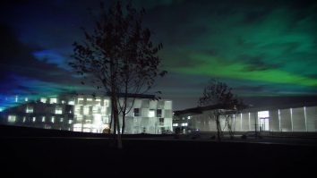 Luminile Polare nu se văd doar din țările nordice sau din Australia. Aurorele Polare, reproduse la Timişoara