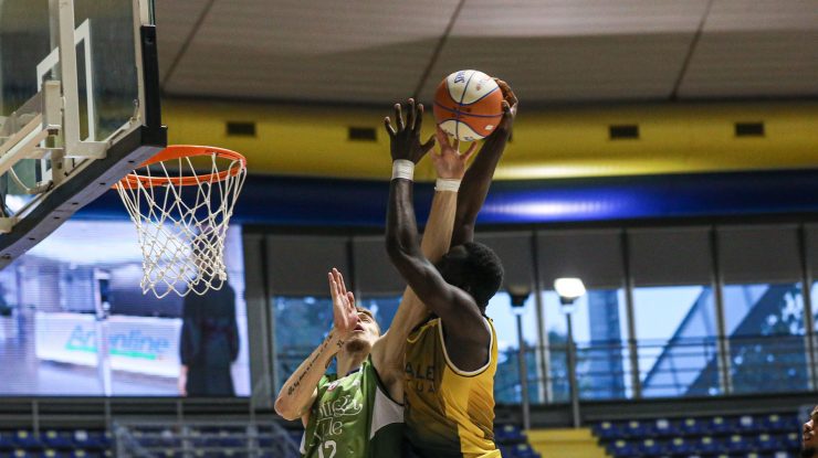 În urmă cu aproape 90 de ani, baschetul a devenit oficial sport olimpic