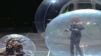 Metoda revoluționară de a merge la concert în pandemie: fiecare în bula lui