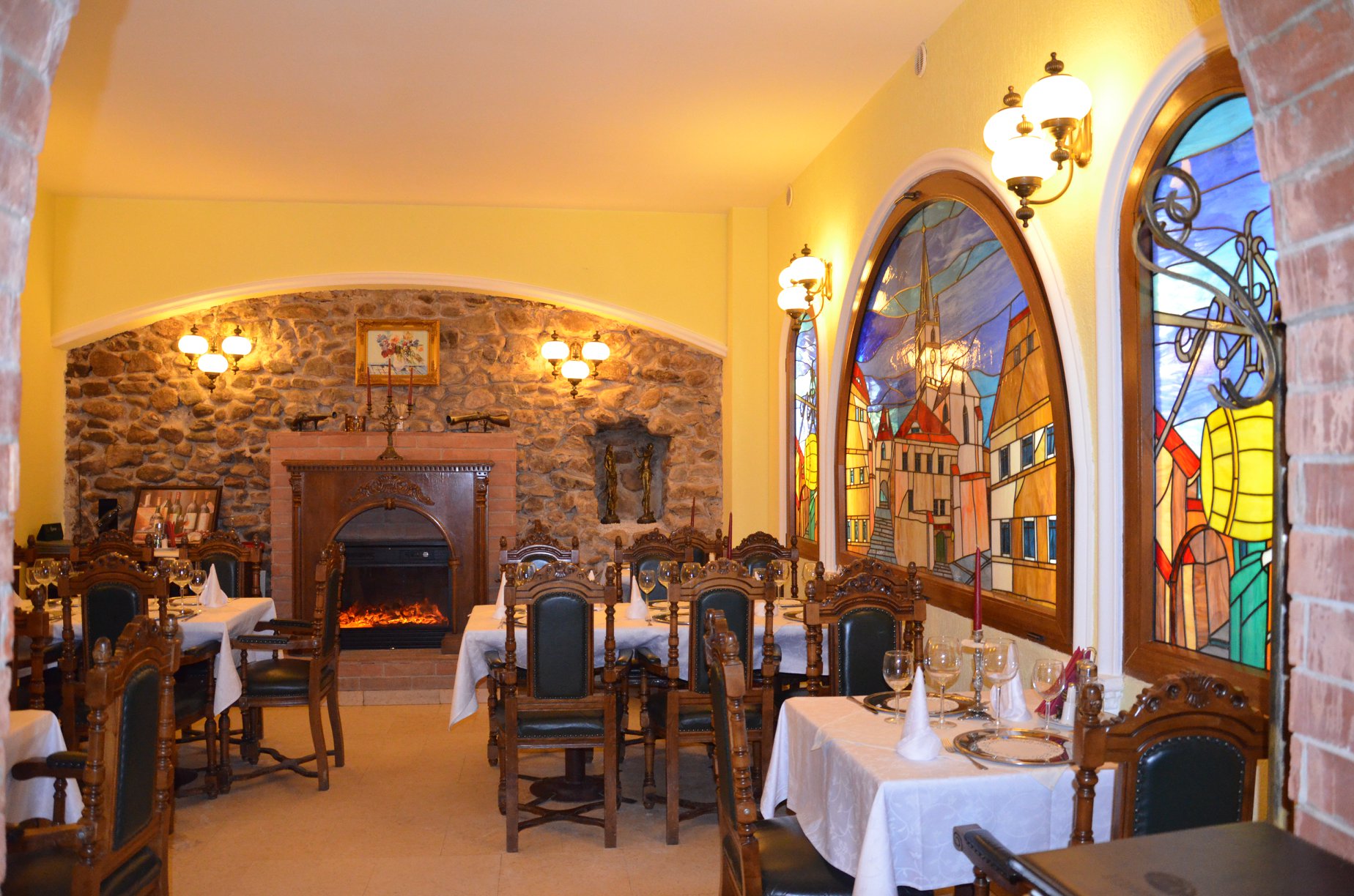 Restaurantele istorice și faimoase rămân deschise. Unul dintre ele se află la Sibiu, acolo unde se spune că ar fi petrecut Mihai Viteazul