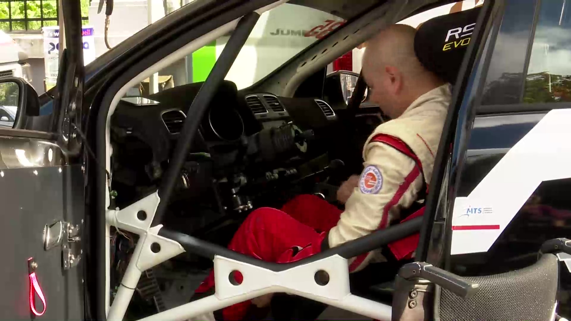 Singurul pilot de curse profesionist, cu dizabilități, din România