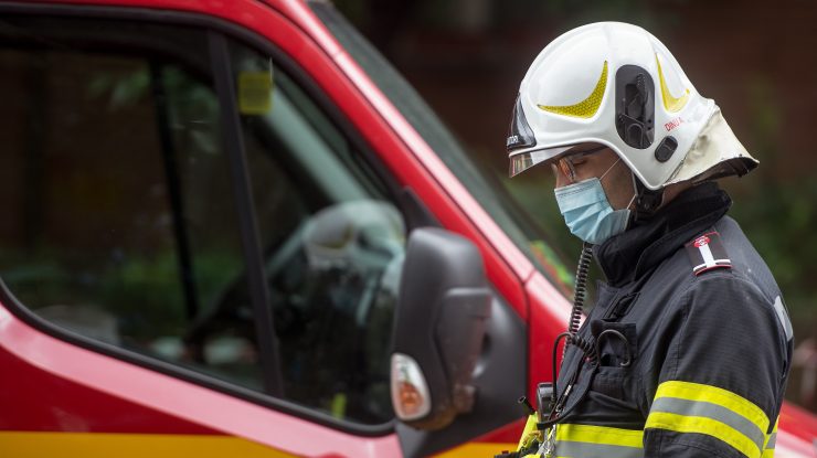 Un copil de 6 ani a căzut de la etajul patru în timpul orelor online