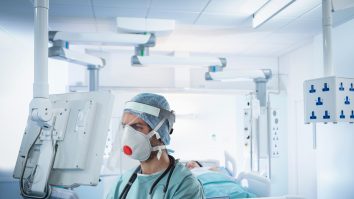 Pacienții infectați cu COVID-19 ocupă 40% din paturile de la terapie intensivă, în Paris