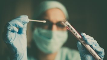 FT: De ce mor mai puțin oameni în al doilea val al pandemiei, deși numărul de îmbolnăviri crește