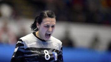 Cristina Neagu, înapoi în semicerc. CSM tânjește după „Messi al handbalului”