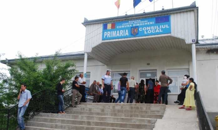 Un primar din județul Botoșani i-a făcut cetățeni de onoare pe 35 de apropiați, chiar în ultimele zile ale mandatului