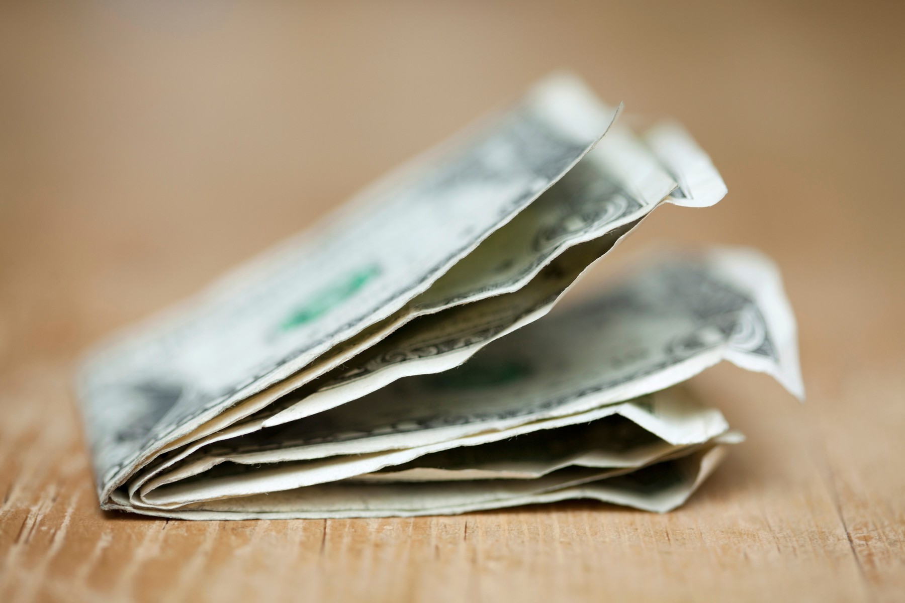 Domeniile care au învins pandemia. Unde se câștigă mai bine