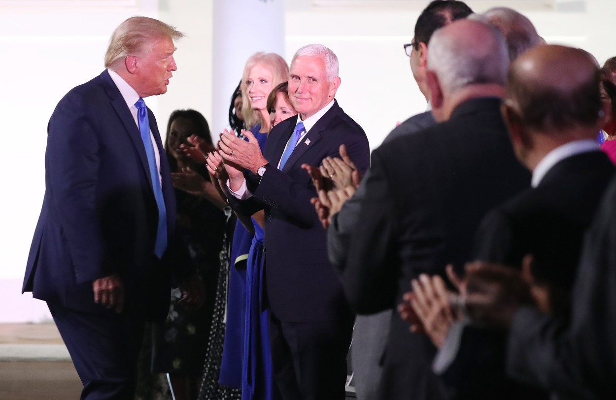 Crește numărul persoanelor din anturajul lui Donald Trump testate pozitiv. Unde s-au infectat