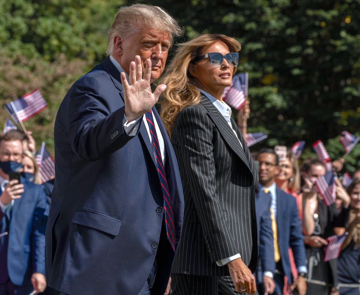 Analiză New York Times:   Efecte dezastruoase pentru capitalul politic al lui Donald Trump. Cine conduce SUA dacă boala se agravează