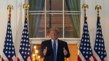 De ce plecarea lui Trump de la Casa Albă este atât complicată