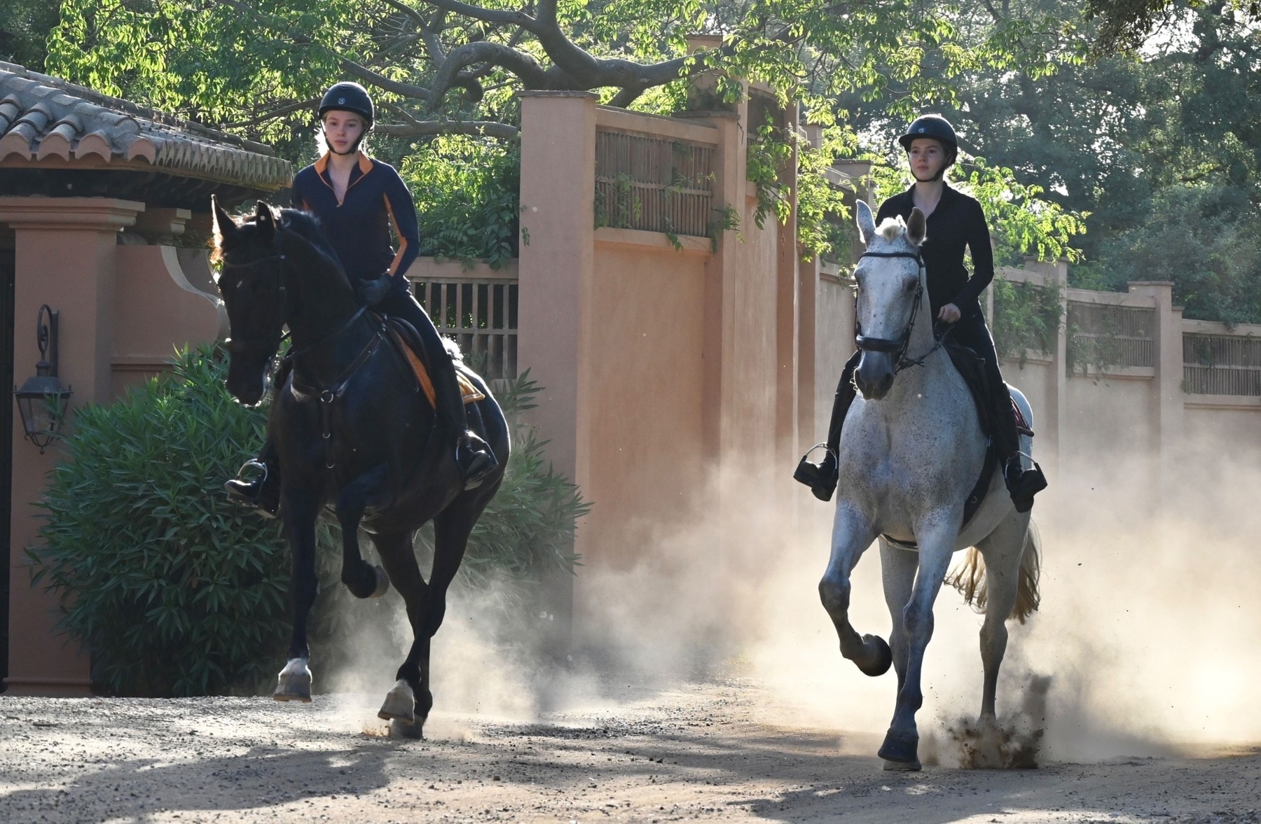 Echitația, ideală pentru relaxare. Cât costă echipamentul pentru acest sport