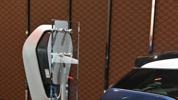 În România s-au vândut aproximativ 3000 de mașini electrice în 2020. Ce spune un posesor de electrică