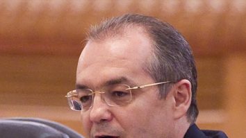 Boc vrea 2 miliarde de euro pentru Cluj. Clujenii au început să își dărâme singuri garajele