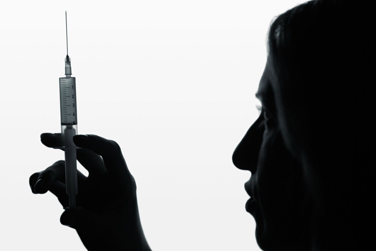 USR vrea dezbatere în Parlament pe tema eutanasiei și sinuciderii asistate: „Omul trebuie să aleagă cum își termină socoteala cu existența”