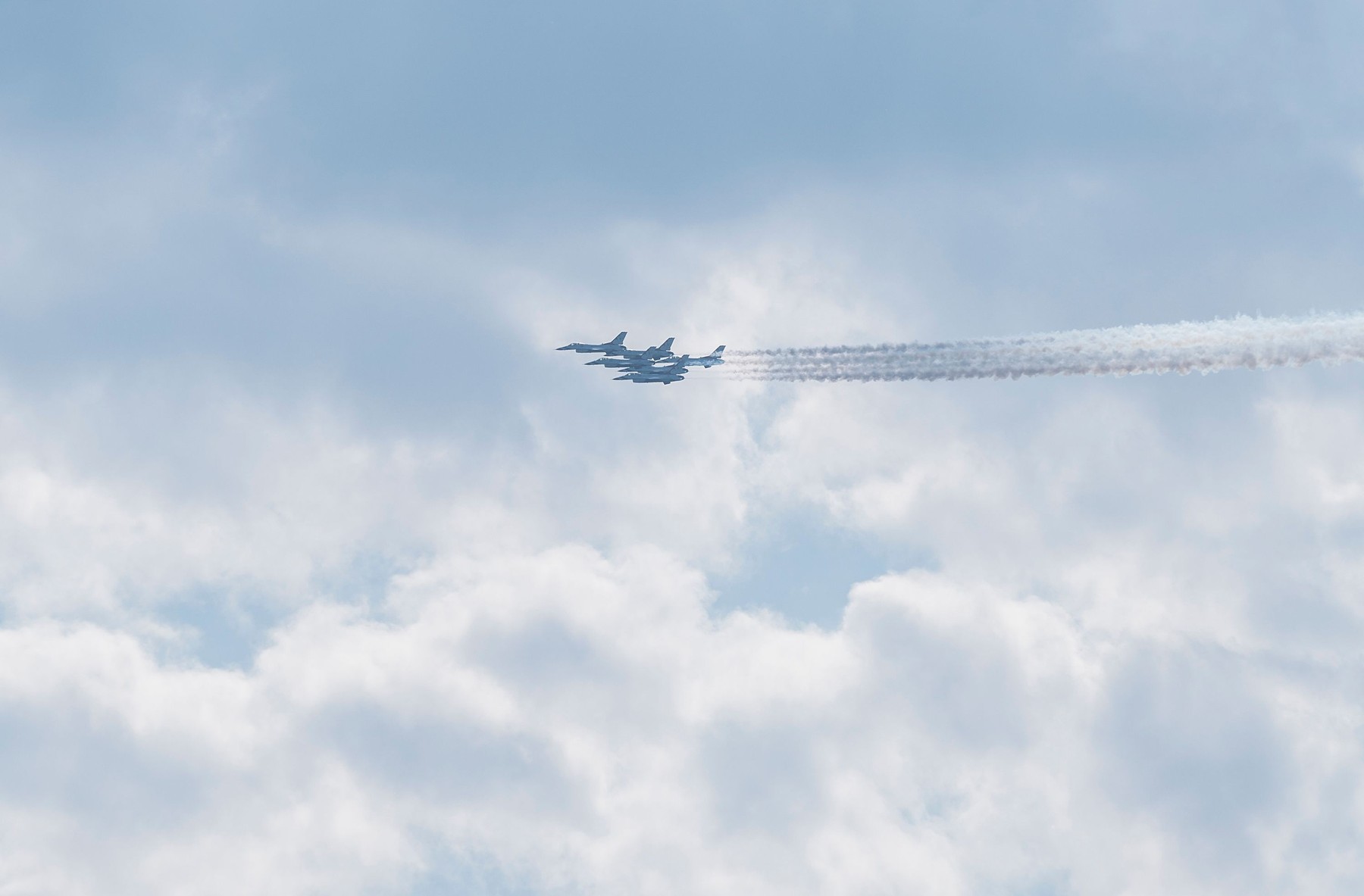 Primele imagini de la un shooting cu avioane supersonice. Cât costă un astfel de avion