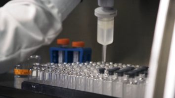 Comisia Europeană le cere companiilor farmaceutice să colaboreze pentru a produce vaccin mai repede