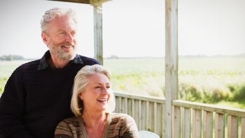 De ce femeile trăiesc mai mult decât bărbații. Explicația unui medic androlog