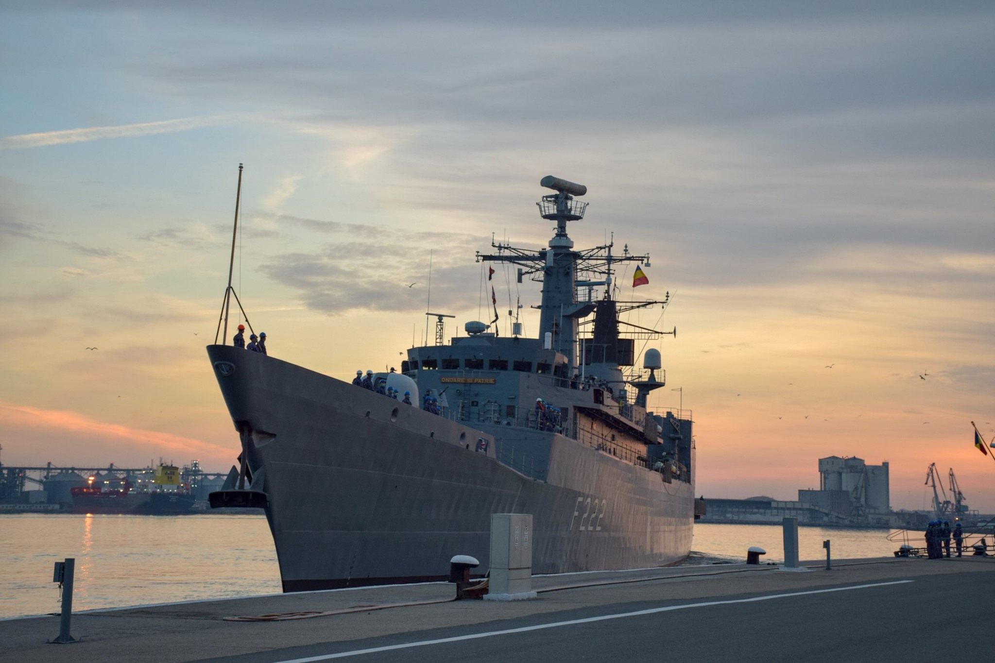 Fregata Regina Maria pleacă în a treia misiune NATO. 240 de marinari vor fi pe Marea Mediterană