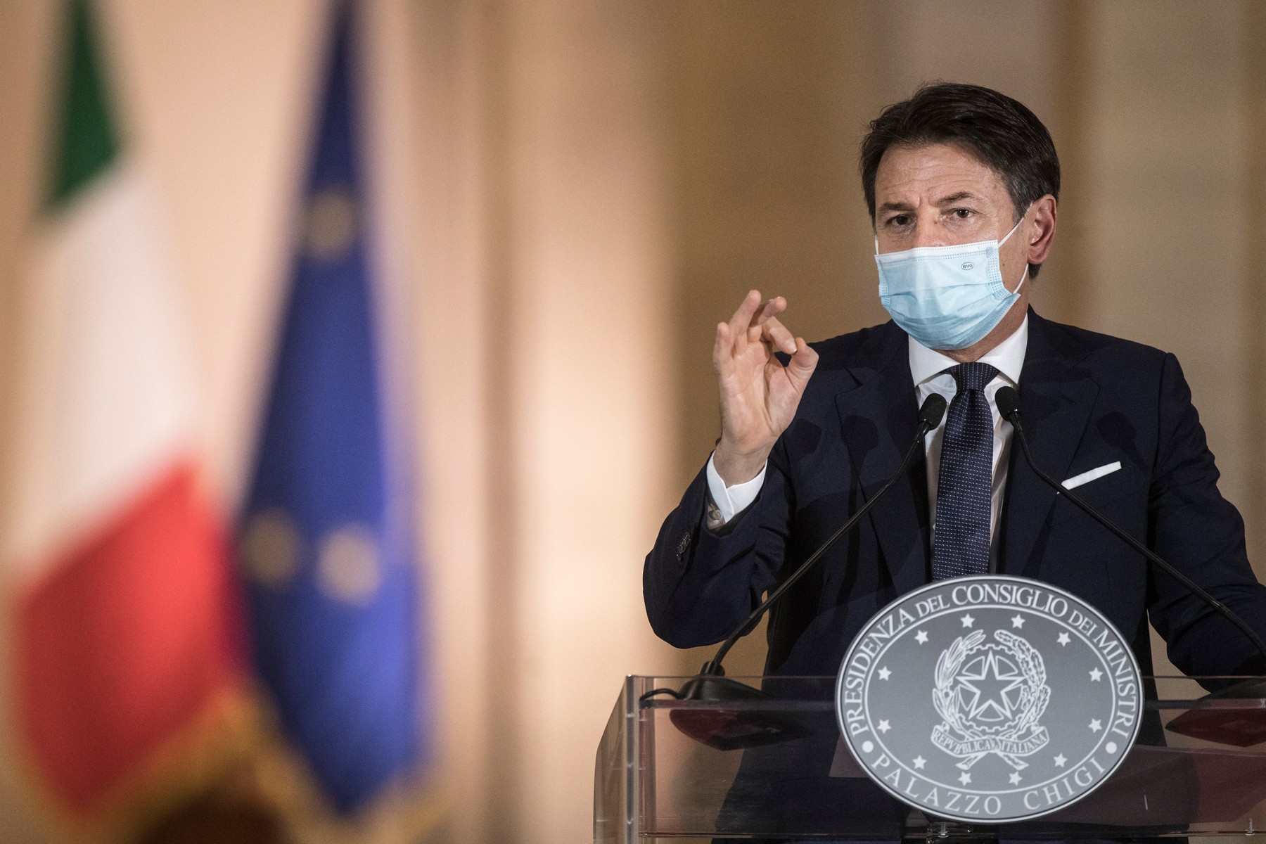 Noi restricții în Italia. Primarii pot decide dacă închid străzile sau pieţele aglomerate după ora 21.00