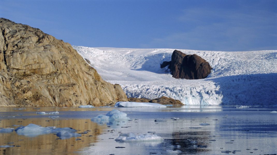 Încălzire globală: Groenlanda pierde 36 de mii de miliarde de tone de gheață până la sfârșitul secolului