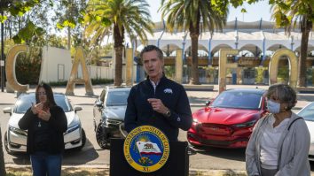 California va testa orice vaccin împotriva COVID, chiar și pe cele deja aprobate: „Nu o să credem pe nimeni!“