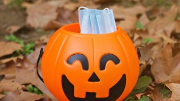 Masca de protecție, accesoriul ideal pentru machiajul de Halloween