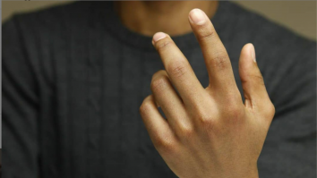 Modelul de mâini care câștigă 75.000 dolari pe an din reclame