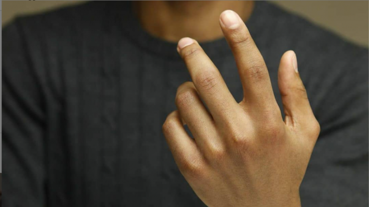 Modelul de mâini care câștigă 75.000 dolari pe an din reclame