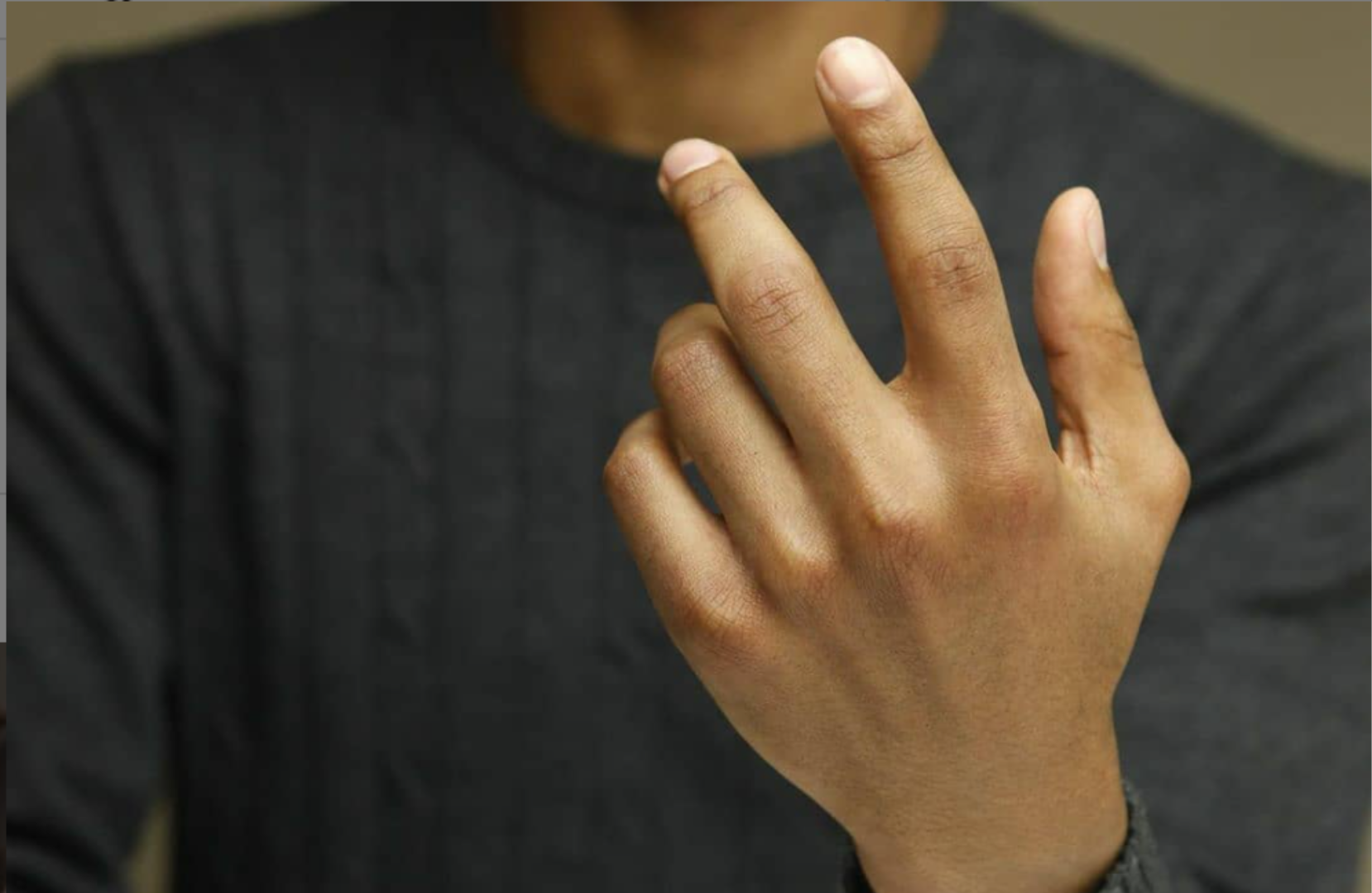 Modelul de mâini care câștigă 75.000 dolari pe an din reclame