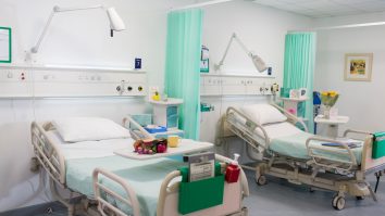 Trei spitale din Capitală vor primi și trata doar pacienții cu forme medii și severe de Covid-19