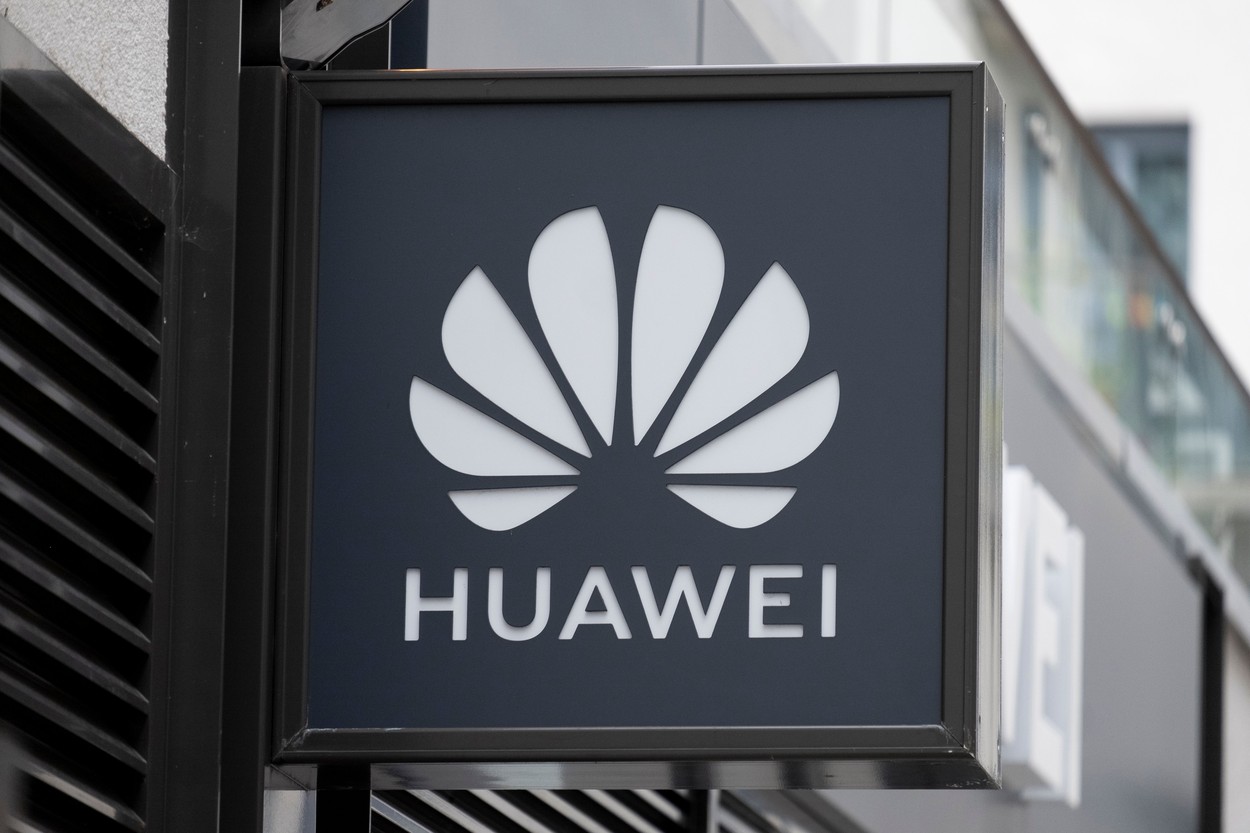 GALERIE FOTO. Cum arată noul Mate 40 de la Huawei și ce specificații va avea