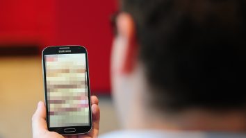 Un brașovean a postat pe un site de adulți imagini intime cu fosta iubită. Sentința dată de judecători