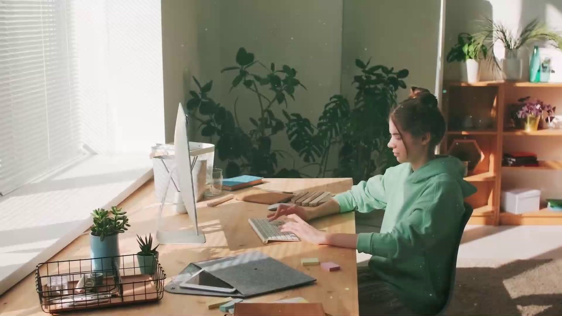 Cursurile online sunt ineficiente sau inexistente. Mediul de business vrea să vină cu soluții