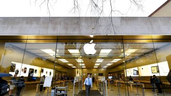 De vineri, noile iPhone 12 și iPhone 12 Pro vor putea fi comandate de români. Cât costă