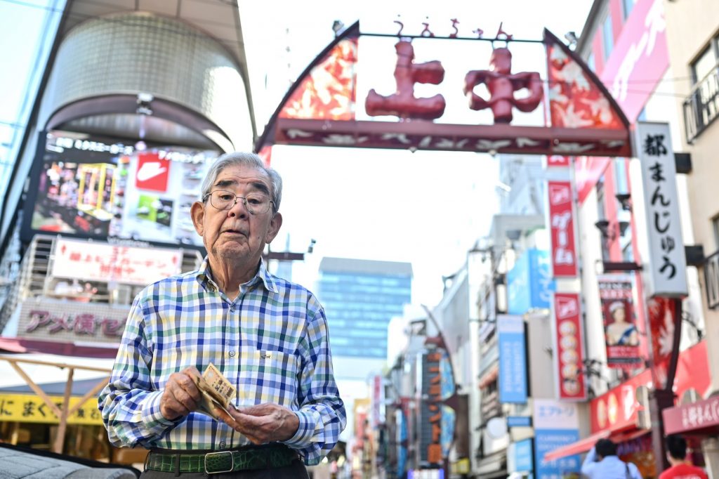 Japonia are peste 80.000 de bătrâni trecuți de 100 de ani. Câți centenari are România