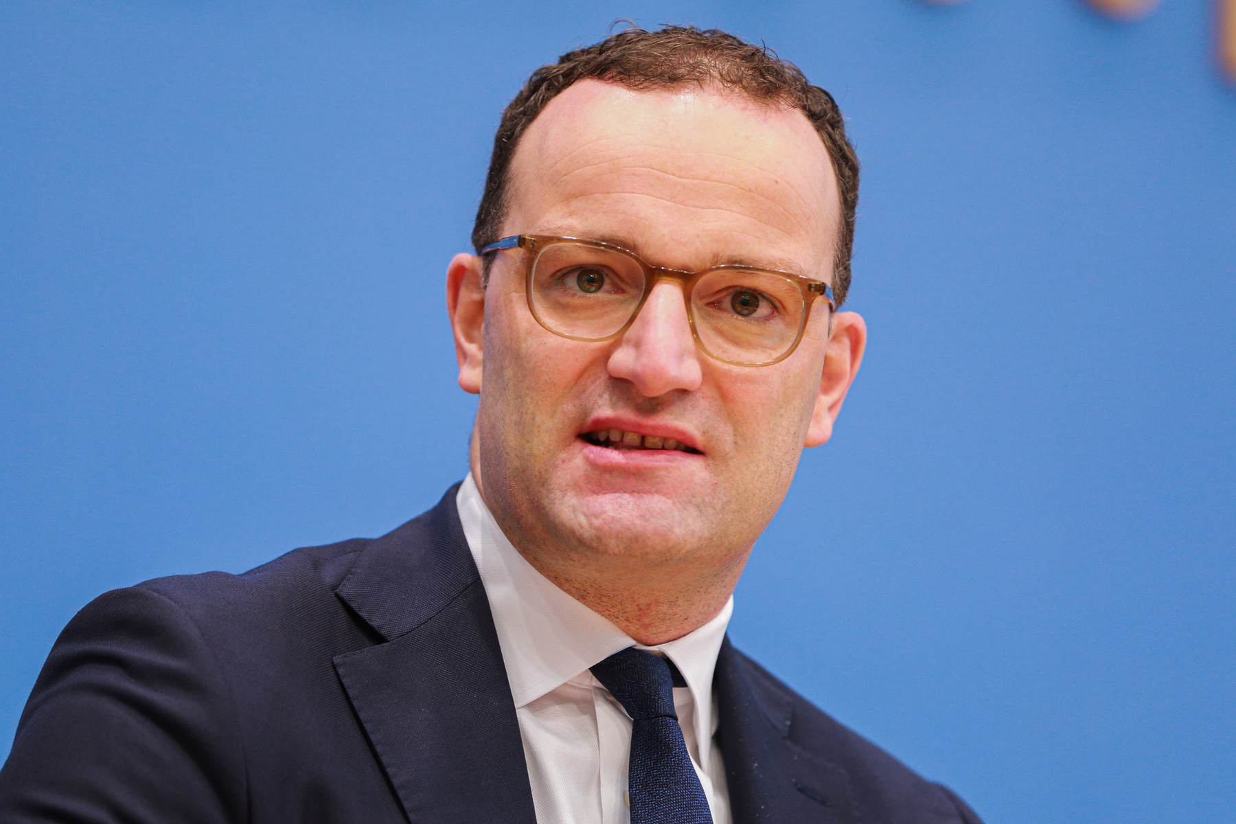 Record negativ și în Germania. A fost trecut pragul psihologic de 4.000 de cazuri noi. Ce spune ministrul Sănătății