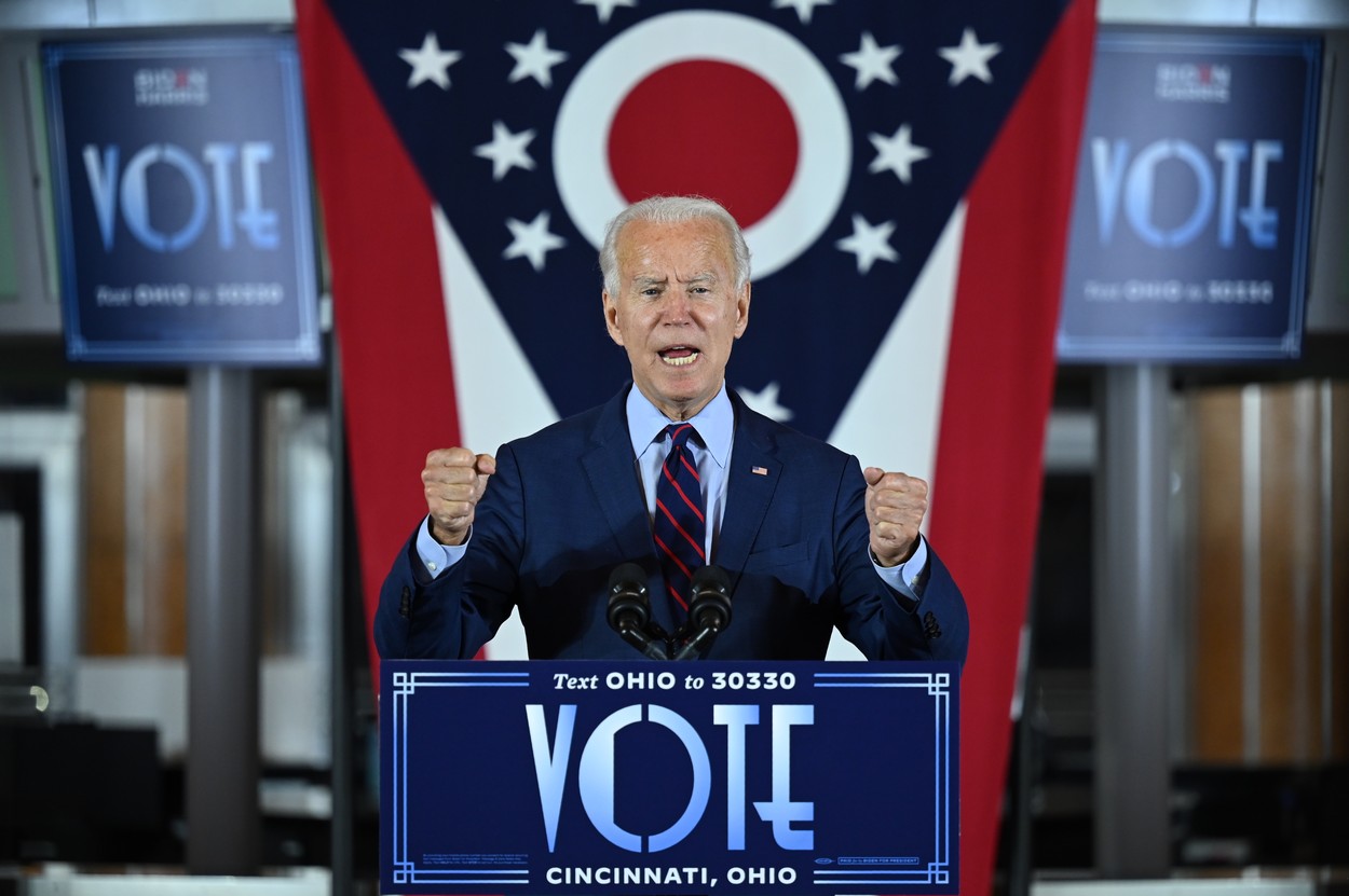 Joe Biden scoate toți așii din mânecă. Ce a făcut în încercarea de a lua avans în fața lui Trump și cum a gafat
