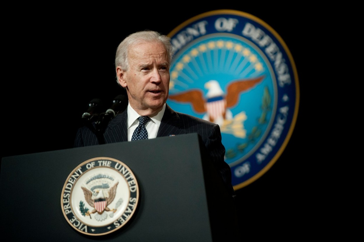 Joe Biden: Ar trebui anulată dezbaterea prezidențială, dacă Trump încă are Covid-19