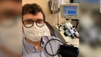 Cum a învins un bărbat coronavirusul de 2 ori:  ”Oboseam și când vorbeam”